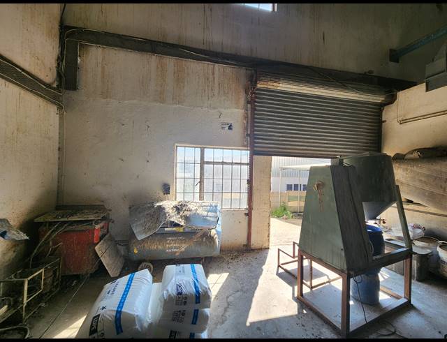 1,550M² WAREHOUSE FOR SALE IN EASTLEIGH